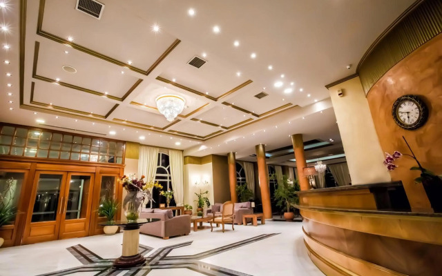 Kouros Hotel