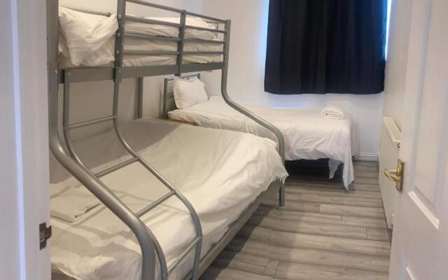 Entire Two Double Bedrooms Flat N4