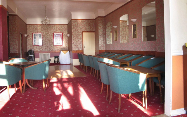 OYO The Southcliff Hotel
