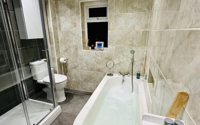 House, Pentire, Newquay, Near Beaches With Parking