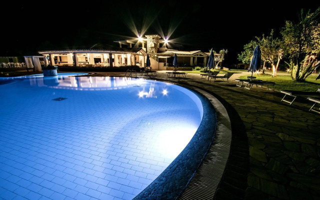 Limone Beach Resort