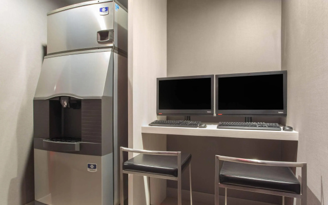 Insignia Hotel Brooklyn, an Ascend Collection Hotel