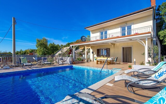 Beautiful Home in Jablanac With Wifi and 5 Bedrooms