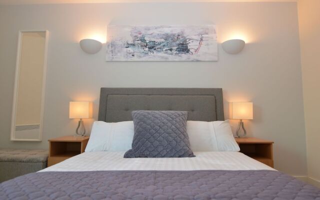 Brightleap Apartments - Silbury View