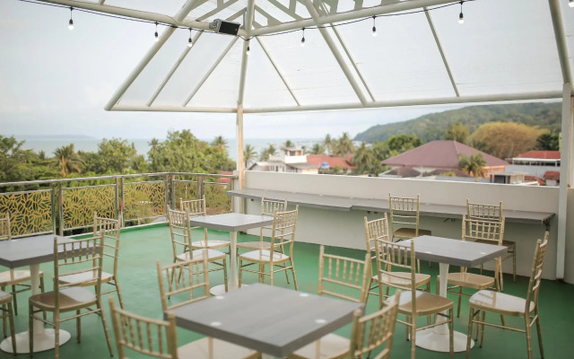 Blue Orchid Hotel
