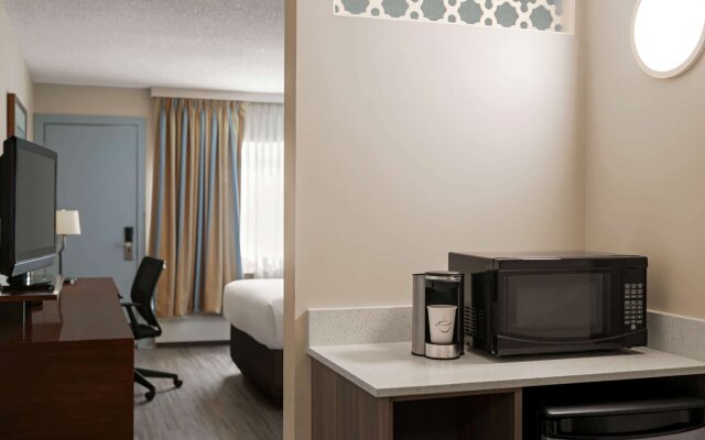 Travelodge by Wyndham Calgary South