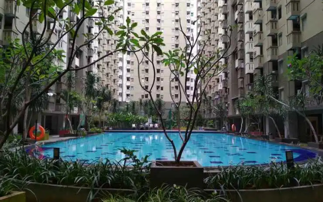 3BR Gateway Cicadas Ahmad Yani Apartment By Travelio