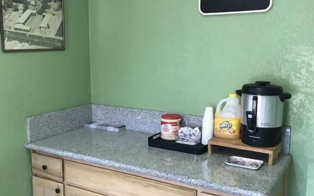 Economy Inn