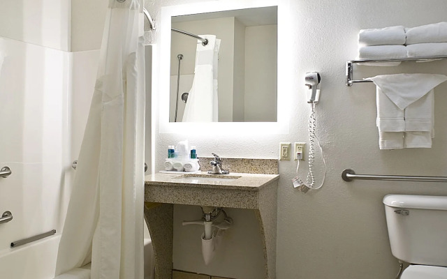 Holiday Inn Express Hotel & Suites Vermillion by IHG