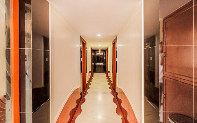 Hotel Summit