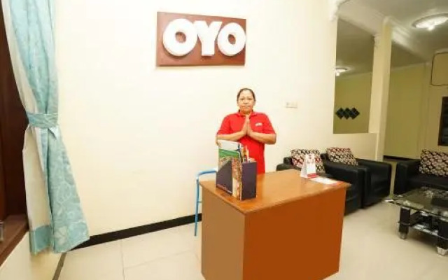 OYO 302 Karolin Syariah Residence