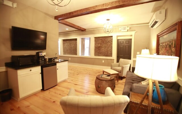 229 King Luxury Suites