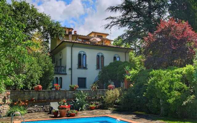 Modern Villa in Subbiano Italy With Swimming Pool