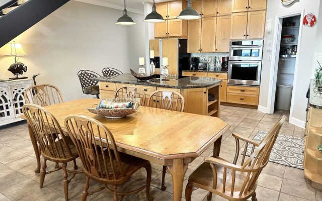 Dolphin Watch 3 Bedroom Townhouse by RedAwning