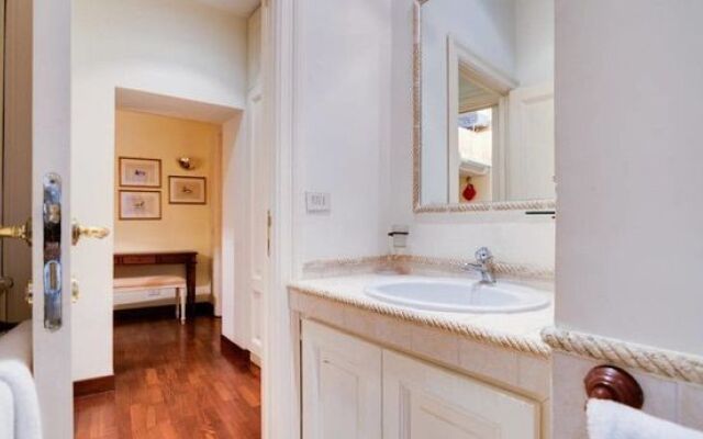 Romantic 1Bed Apartment 5Min To Piazza Di Spagna