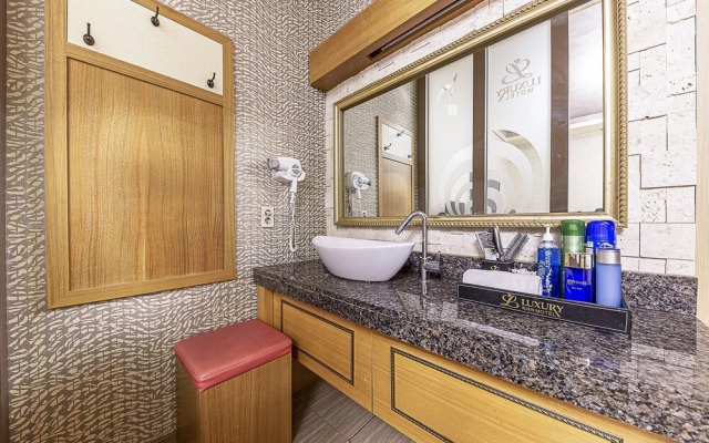 Gwangju Sangmu Luxury Hotel