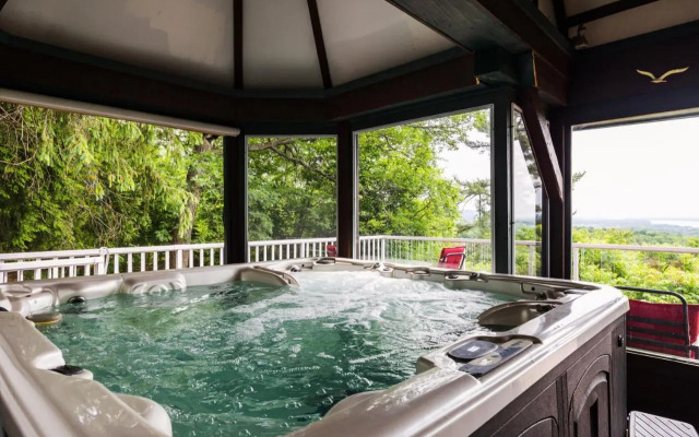 Far Horizons Luxury Vacation Home