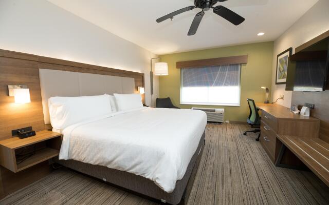 Holiday Inn Express Clinton by IHG