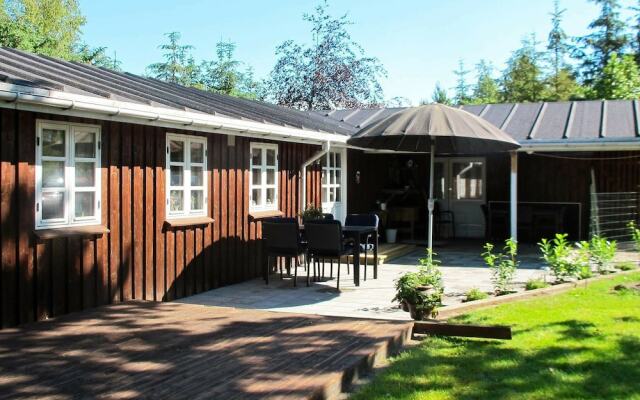 Plush Holiday Home in Storvorde With Roofed Terrace