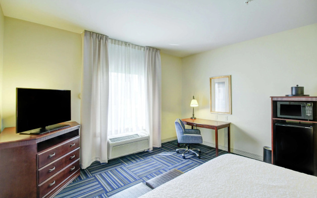 Hampton Inn & Suites Alexandria
