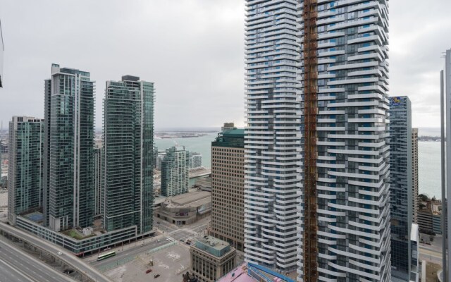 Applewood Suites - 3 BDRM Ent. District
