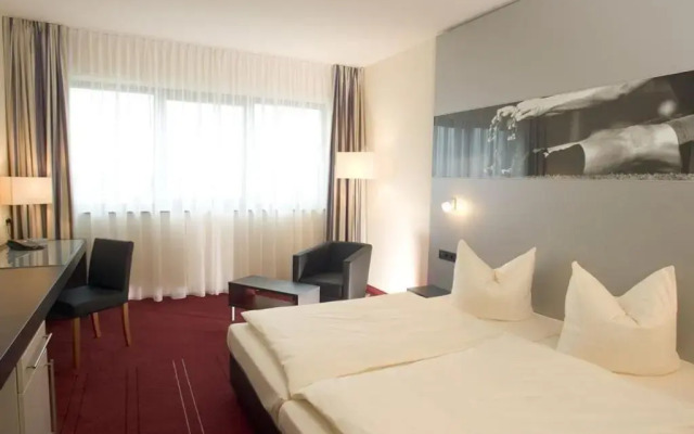 NOVINA HOTEL Herzogenaurach Herzo Base
