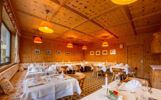 Dominik Alpine City Wellness Hotel