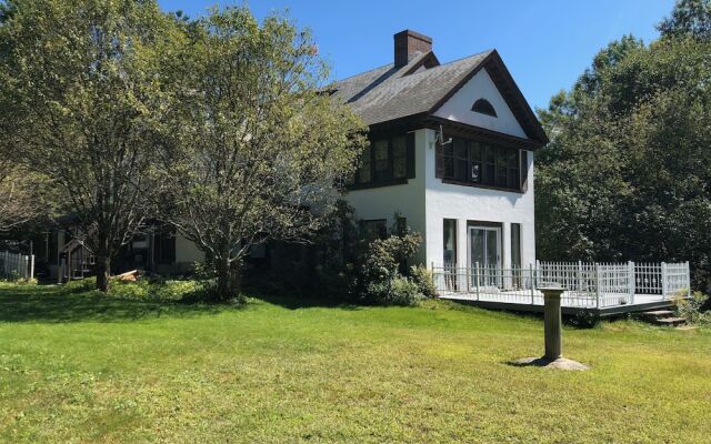 Escapo - Outdoor Hot Tub and Outdoor Fire Pit