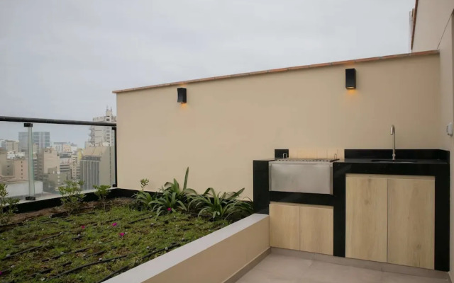 w Modern 3BR w Balcony Near Kennedy Park