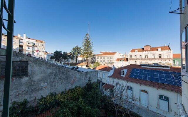 Spacious Graça River View Apartment