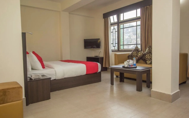 Finestays Hidden Above