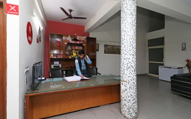 OYO 10662 Hotel Town Noida