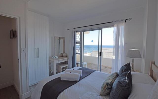 Dolphin House Apartments