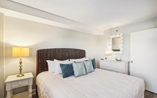 Inlet Reef 210 2 Bedroom Condo by RedAwning