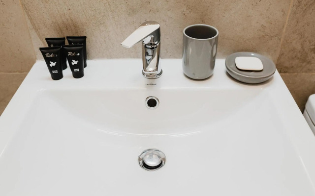 City view apartment with FREE parking