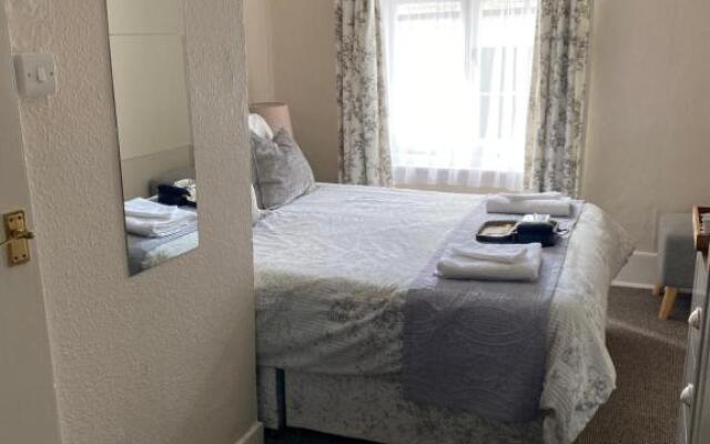 The Old Brasserie & Rooms @ no.8