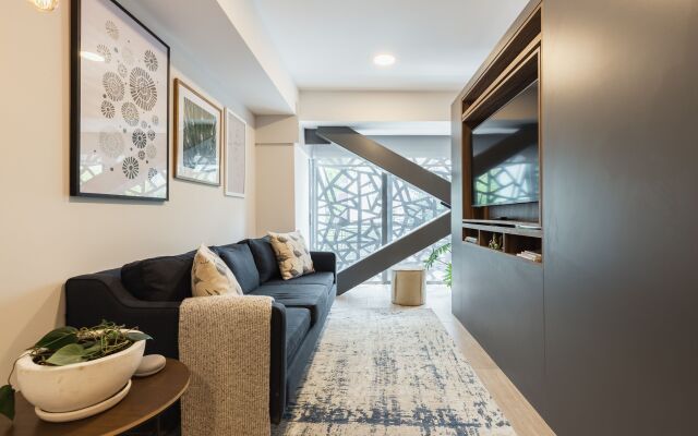 Casai Roma 2 BR Modern Flat