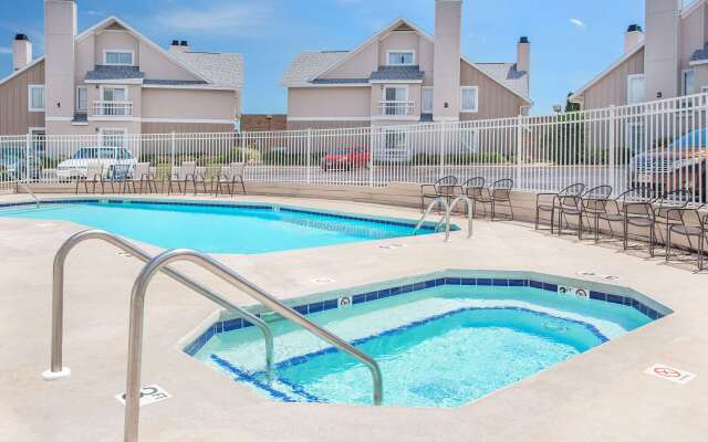 Hawthorn Extended Stay by Wyndham Green Bay