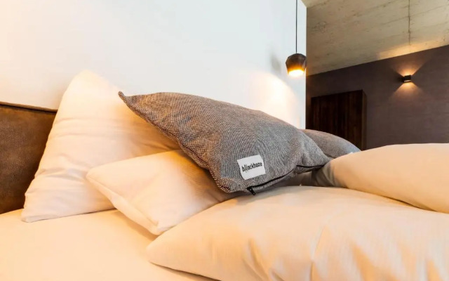 Blackhome Graz I contactless check-in