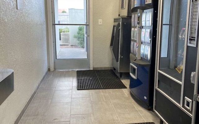 Studio 6 Albuquerque, NM – Midtown