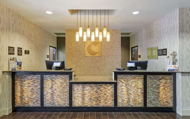 Comfort Inn & Suites Brighton Denver NE Medical Center