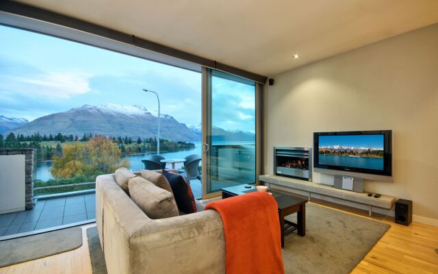 Private Apartment At Pounamu 203