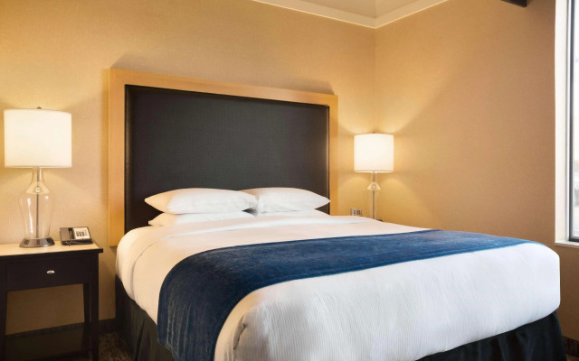 DoubleTree by Hilton Hotel Oklahoma City Airport