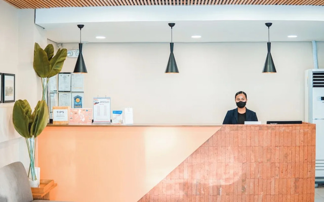 Travelbee Airport Inn