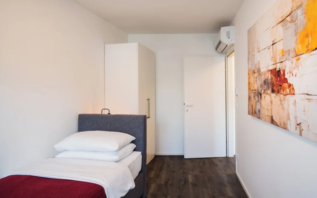 URBAN ISLAND - Riverside Apartments