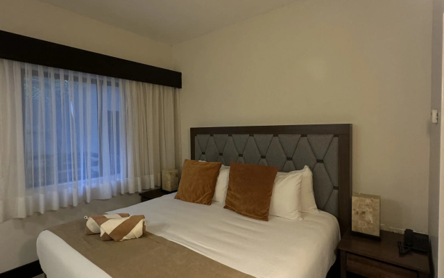 Aldea Thai by oceanfront