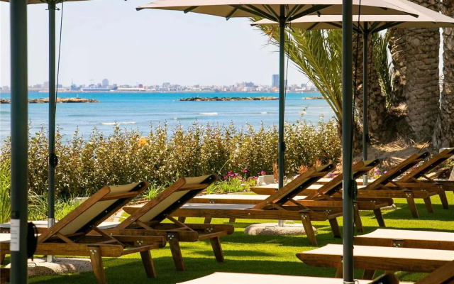Mercure Larnaca Beach Resort