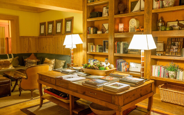 Correntoso Lake & River Hotel