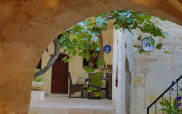 Lamihan Cave Hotel