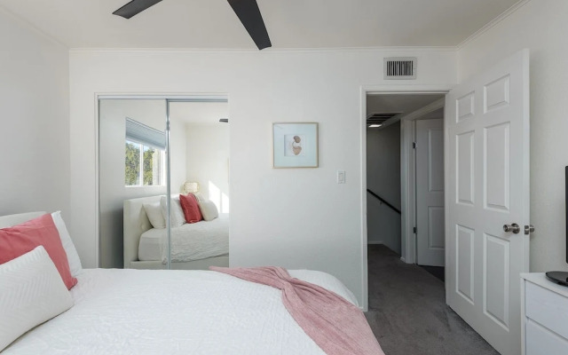 Villa Sunshine 2 Bedroom Condo by RedAwning